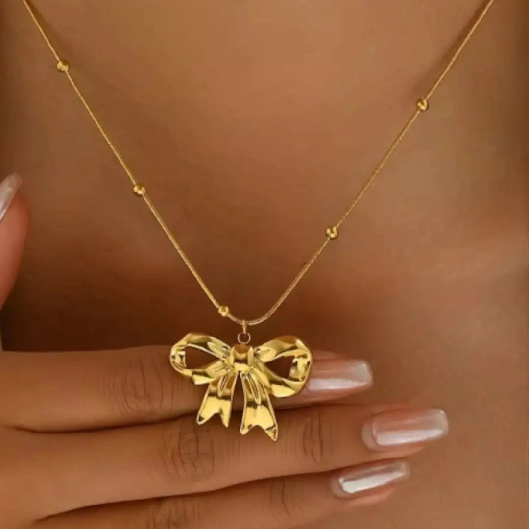 Little Tie Knot Chain Pendant