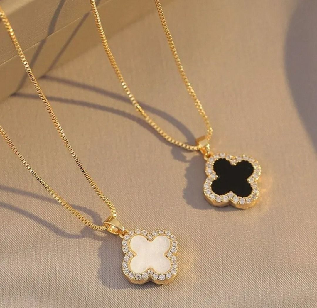 Reversible B&W Clover Necklace